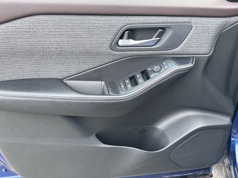 Used 2023 Nissan Rogue SV image 25