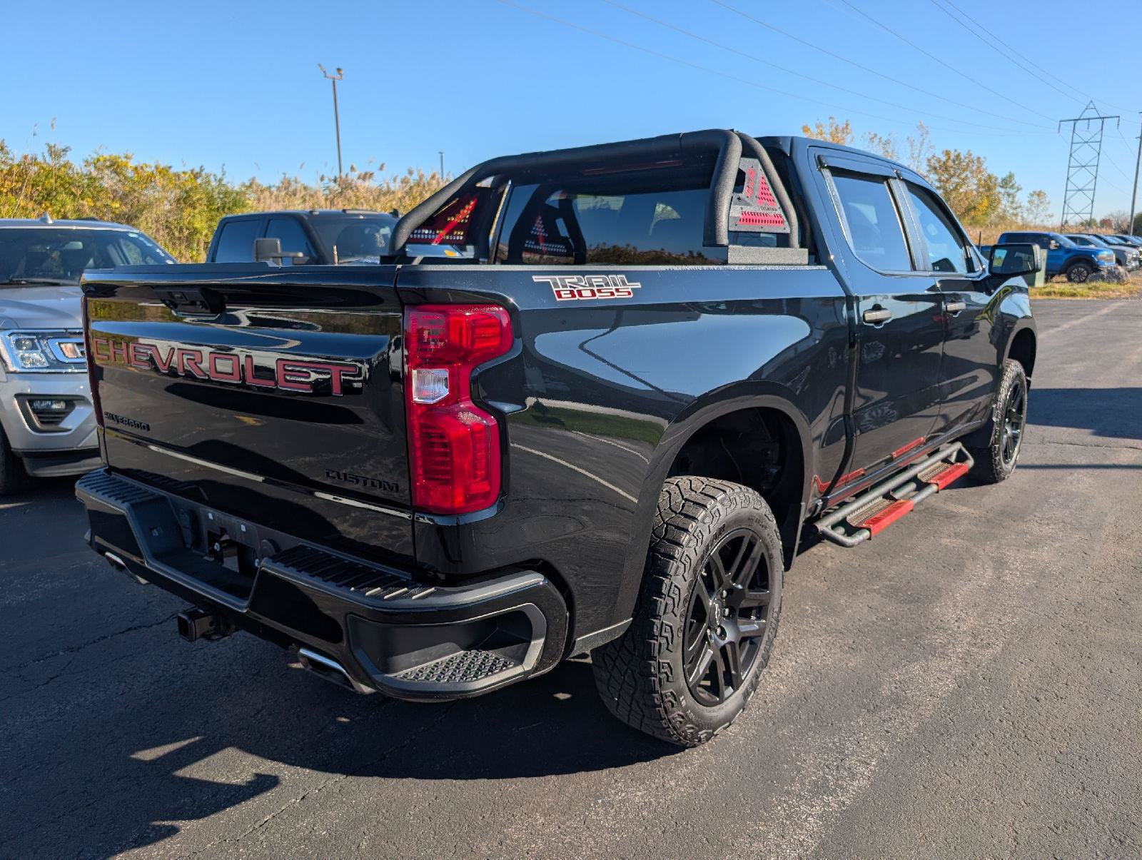 Used 2023 Chevrolet Silverado 1500 Custom Trail Boss w/ LPO, Dark Essentials Package AWD/4WD image 10