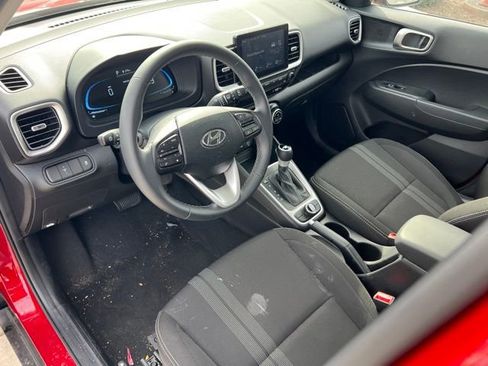 Certified 2025 Hyundai Venue SEL FWD image 15
