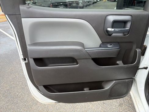 Used 2018 Chevrolet Silverado 1500 Custom w/ Custom Value Package image 15