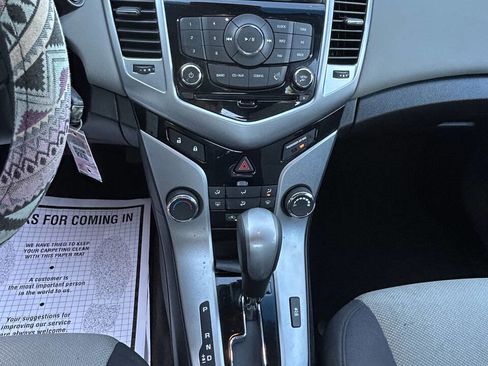 Used 2013 Chevrolet Cruze LS image 8