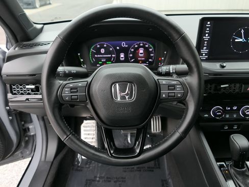 Used 2024 Honda Accord Sport image 19