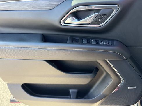 Certified 2023 GMC Yukon XL SLT w/ SLT Premium Package image 12