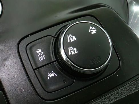 Used 2021 Chevrolet Traverse LS AWD/4WD image 16