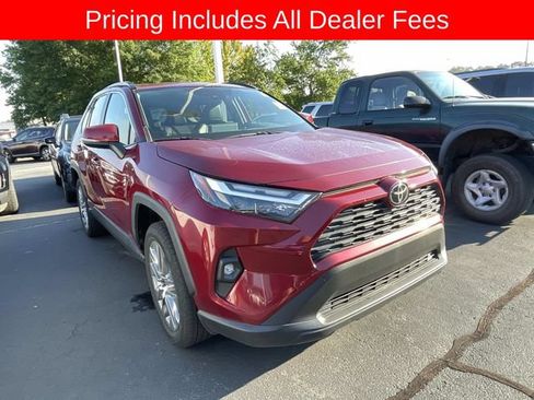 Used 2022 Toyota RAV4 XLE Premium AWD/4WD image 12