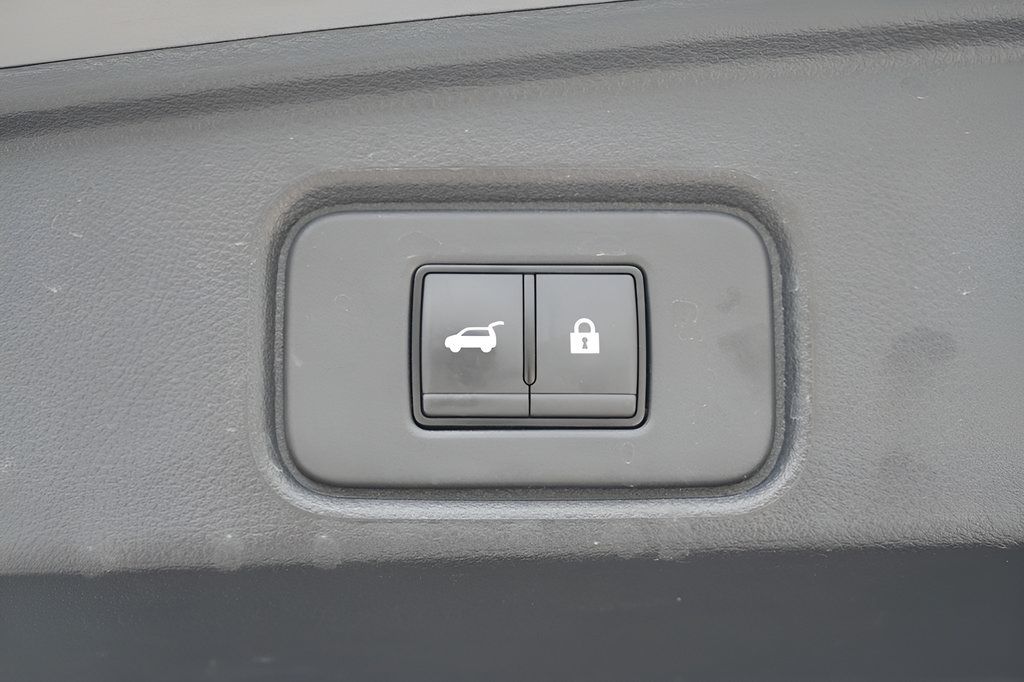 Used 2024 Nissan Pathfinder SL w/ SL Premium Package AWD/4WD image 11