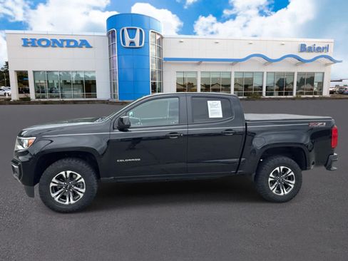 Used 2022 Chevrolet Colorado Z71 AWD/4WD image 2