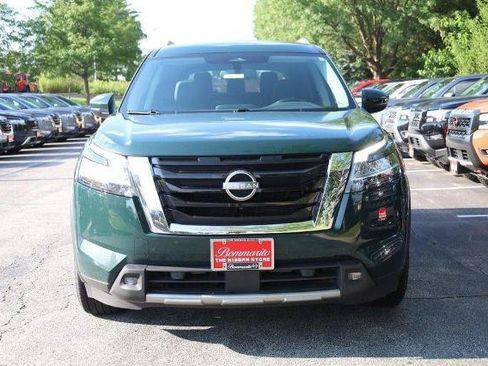 Used 2022 Nissan Pathfinder SL w/ Cargo Package AWD/4WD image 4