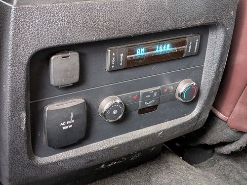 Used 2017 Ford Expedition Platinum image 30