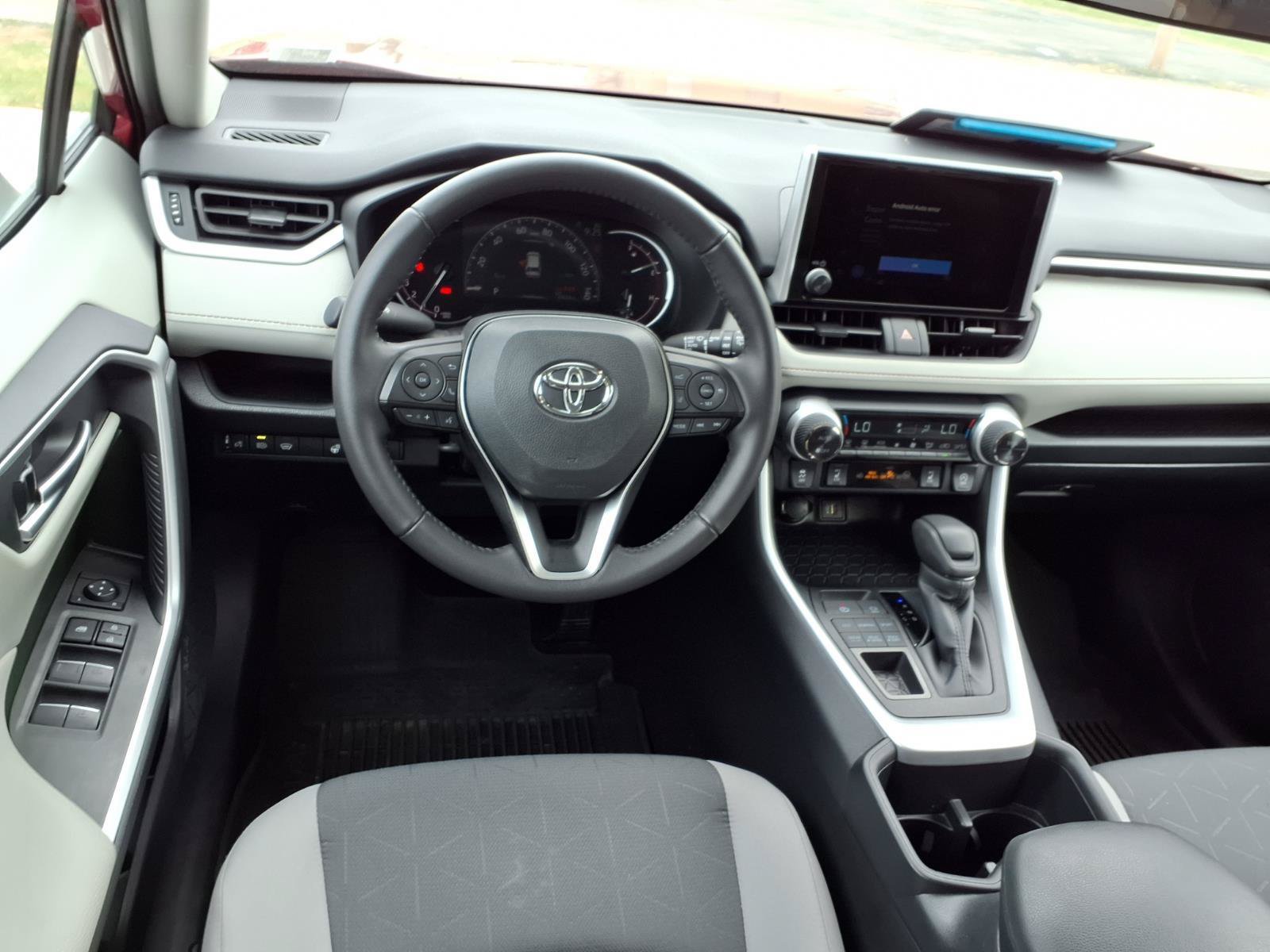 Used 2025 Toyota RAV4 XLE w/ Weather Package AWD/4WD image 5