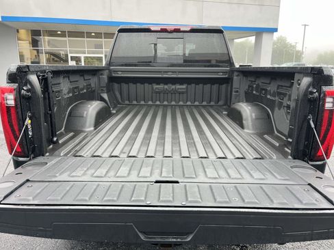 Used 2025 GMC Sierra 2500 Denali w/ Denali Reserve Package AWD/4WD image 6