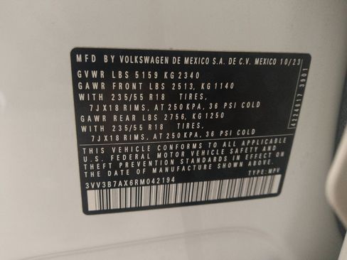 Used 2024 Volkswagen Tiguan SE FWD image 33