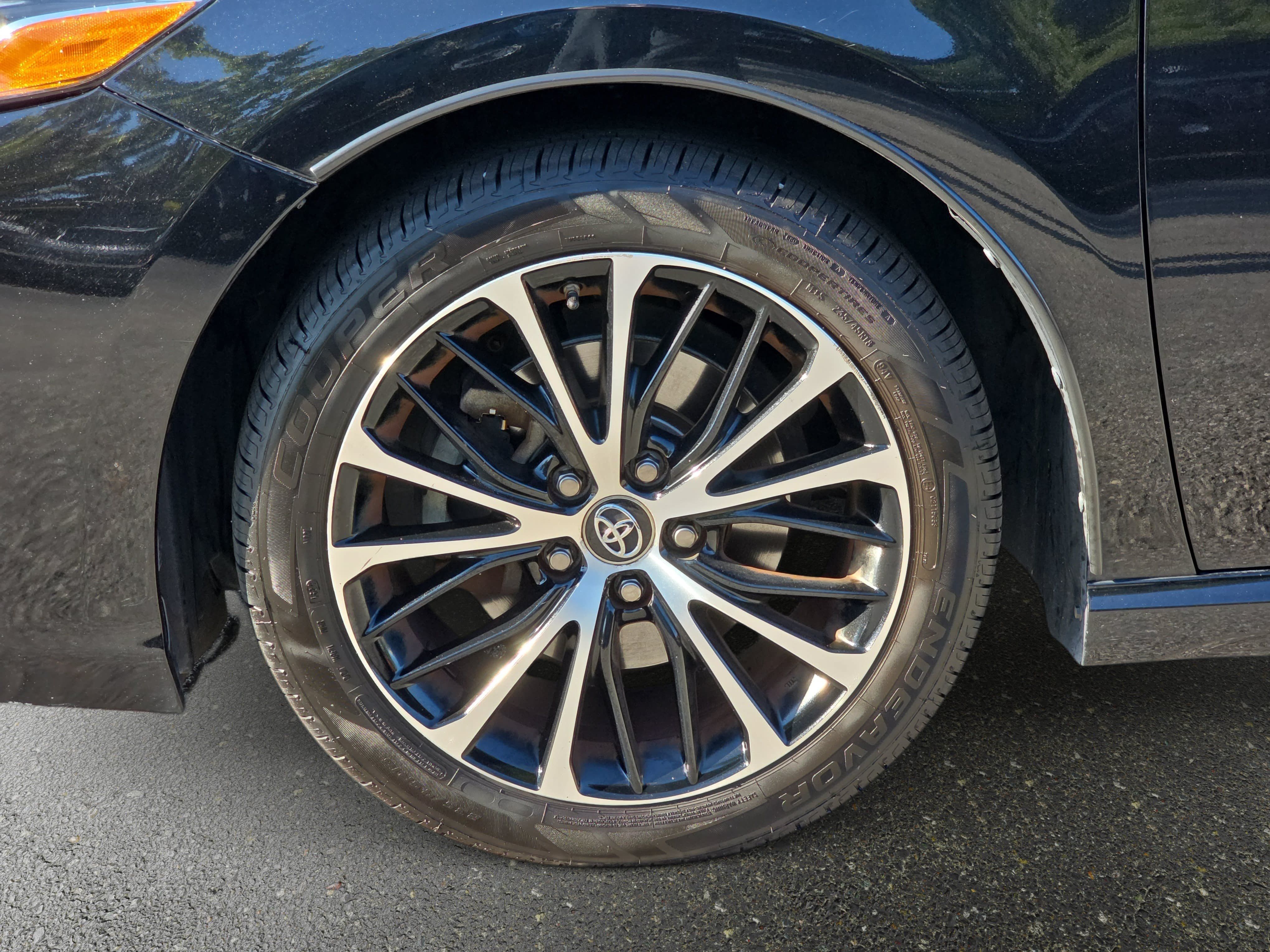 Used 2019 Toyota Camry SE FWD image 29