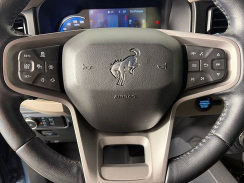 Used 2023 Ford Bronco Wildtrak image 15