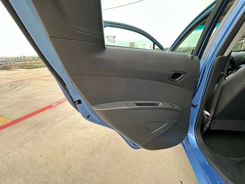 Used 2014 Chevrolet Spark LT image 32