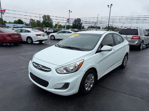 Used 2016 Hyundai Accent SE w/ Option Group 02 FWD image 8
