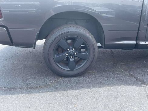 Used 2018 RAM 1500 Express w/ Express Value Package AWD/4WD image 9