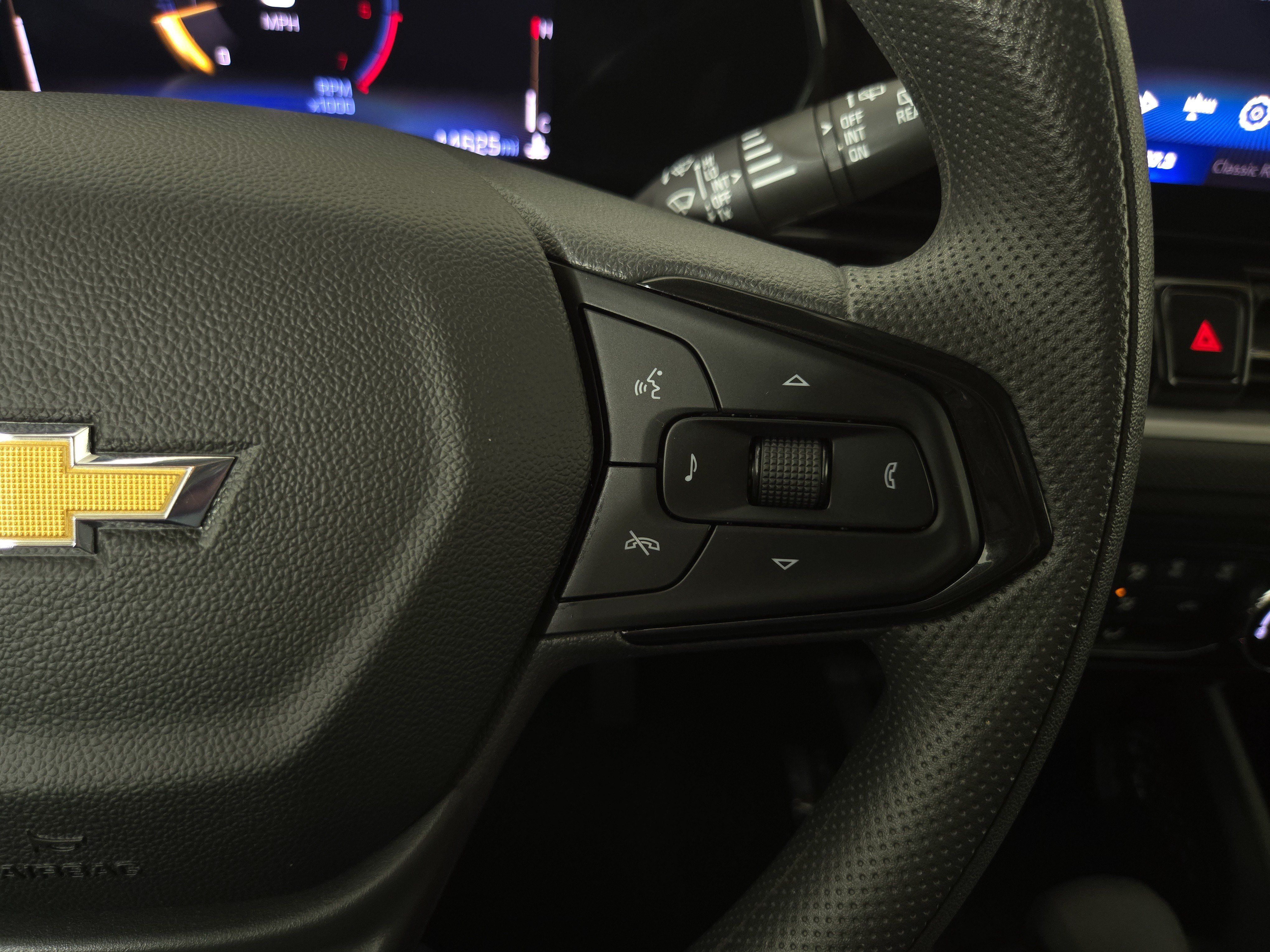 Used 2025 Chevrolet TrailBlazer LT FWD image 16