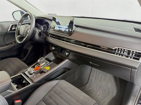 Used 2024 Mitsubishi Outlander SE AWD/4WD image 31