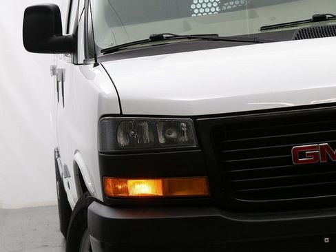 Certified 2023 GMC Savana 2500 Extended w/ Driver Convenience Package image 4