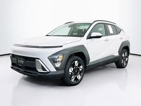 Used 2025 Hyundai Kona SEL AWD/4WD image 3