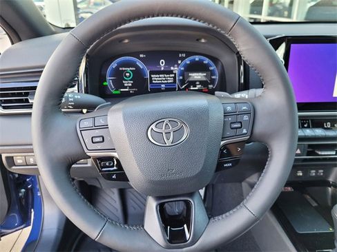 Used 2025 Toyota Camry XSE image 27