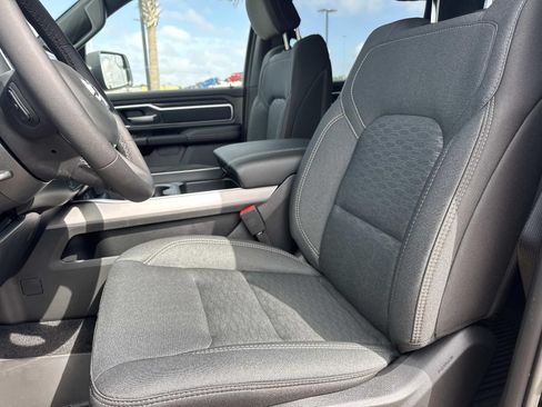 New 2026 RAM 1500 4x4 Crew Cab image 15