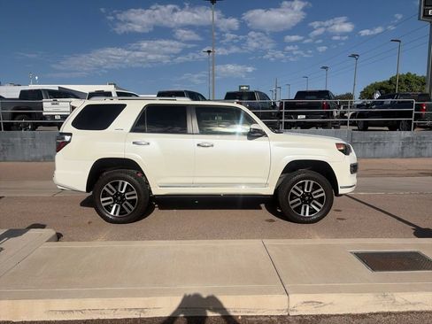 Used 2018 Toyota 4Runner Limited AWD/4WD image 4