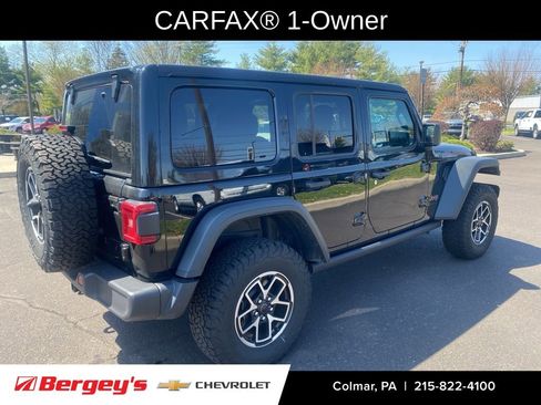 Used 2025 Jeep Wrangler Unlimited Rubicon image 3