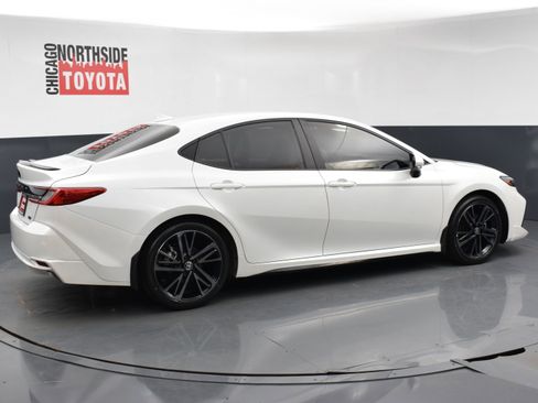 Used 2025 Toyota Camry XSE FWD image 4