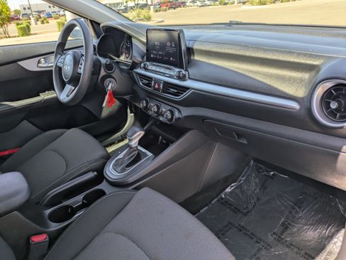 Certified 2024 Kia Forte LXS FWD image 12