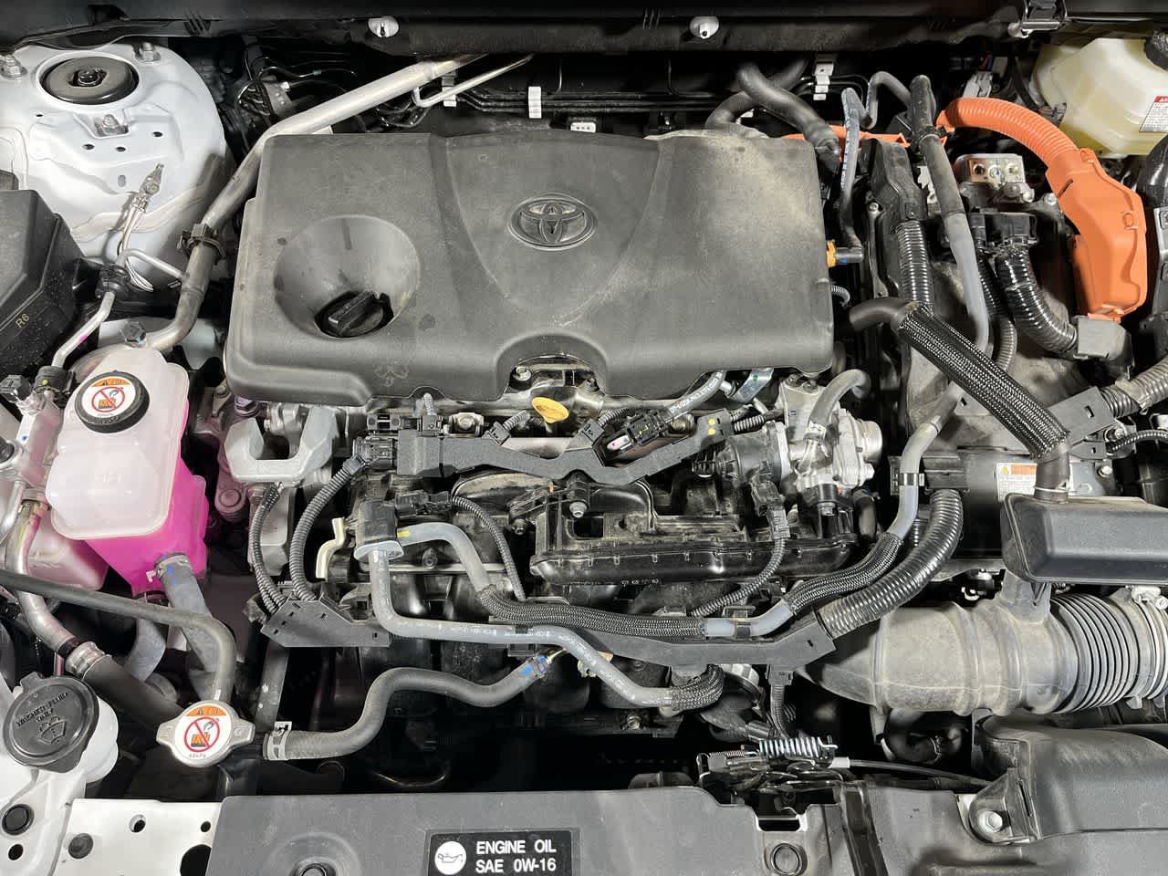 Used 2025 Toyota RAV4 XLE AWD/4WD image 12