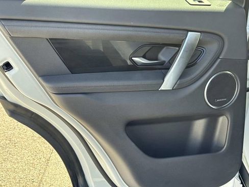 Used 2024 Land Rover Discovery Sport S image 12