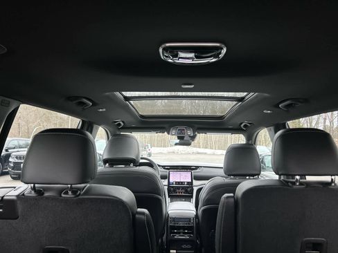 Used 2025 Jeep Grand Cherokee L Limited w/ Black Appearance Package image 43