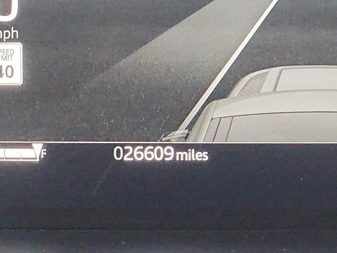 Used 2025 Land Rover Defender 110 S image 19