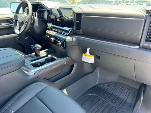 New 2026 GMC Sierra 1500 SLT AWD/4WD image 7