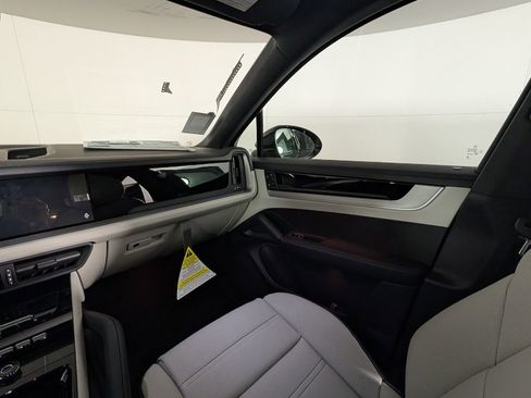 New 2026 Porsche Cayenne Coupe image 23