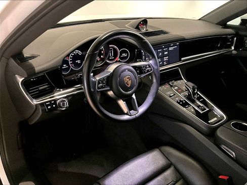 Used 2020 Porsche Panamera image 7