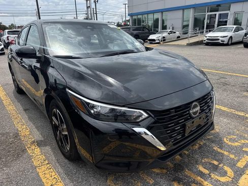 Used 2024 Nissan Sentra SV FWD image 9