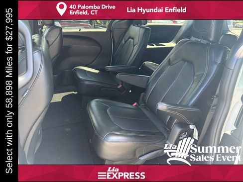 Used 2025 Chrysler Pacifica Select FWD image 23