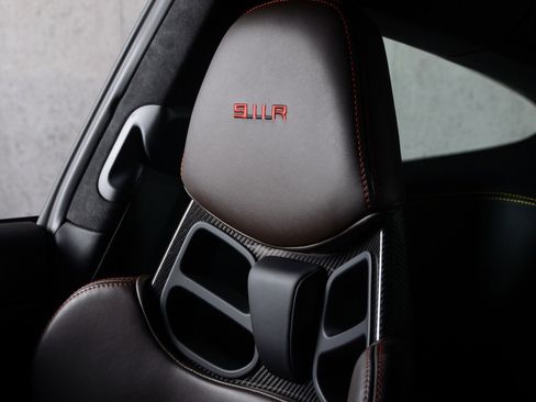 Used 2016 Porsche 911 R image 11