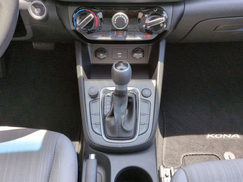 Used 2022 Hyundai Kona SEL image 25