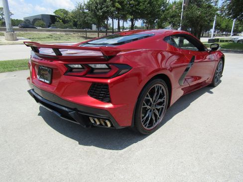 Used 2025 Chevrolet Corvette Stingray Premium Cpe w/ Z51 Performance Package RWD image 5