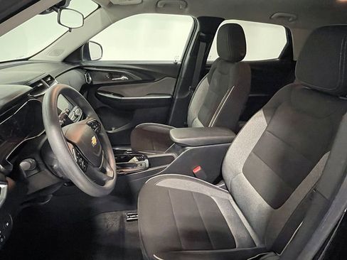 Used 2023 Chevrolet TrailBlazer LT image 3