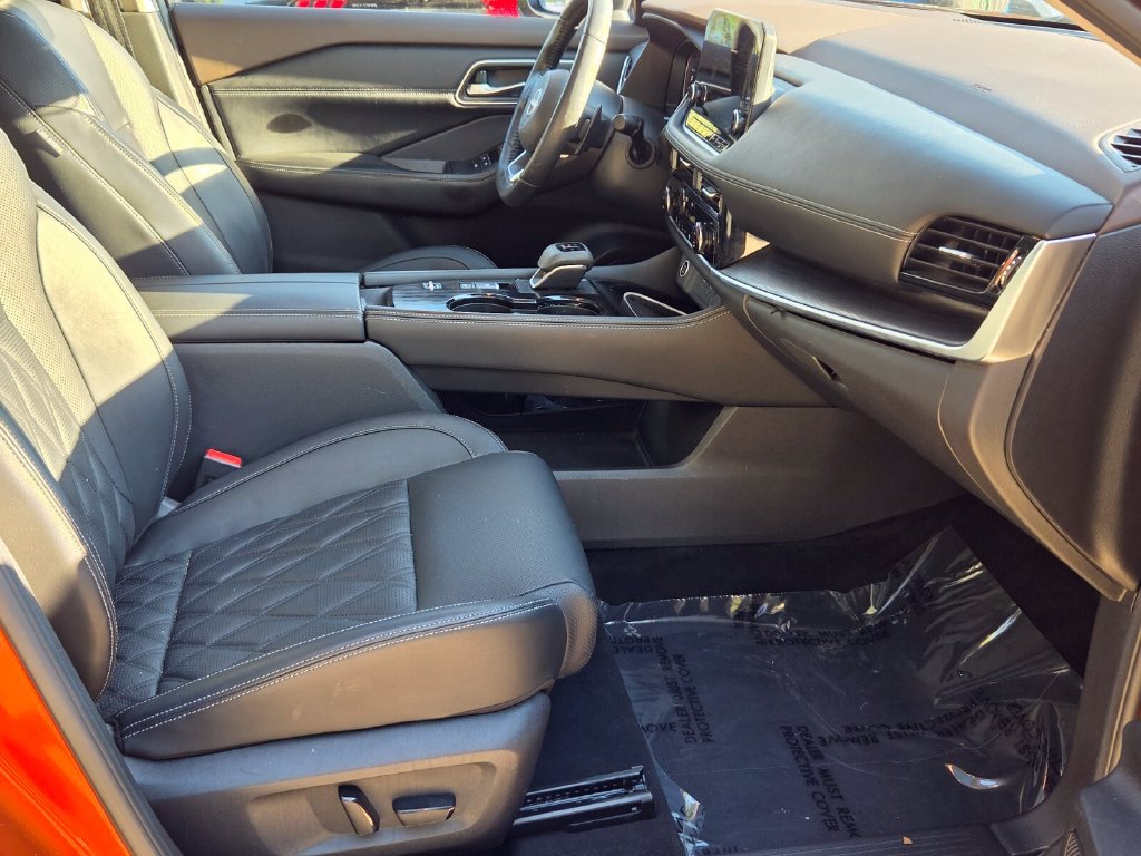 Used 2022 Nissan Rogue Platinum w/ Head-Up Display Package FWD image 18
