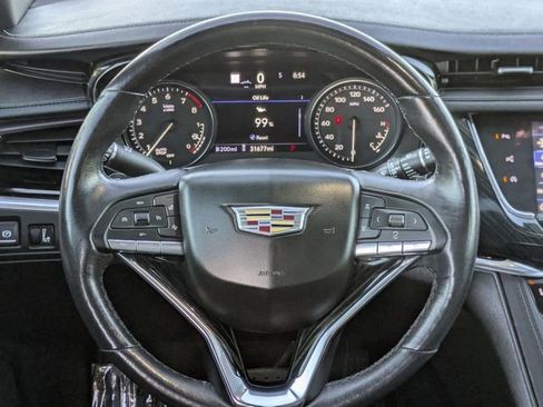 Used 2023 Cadillac XT6 Premium Luxury w/ Technology Package image 12