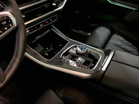 Used 2024 BMW X5 M60i AWD/4WD image 16