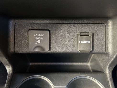 Certified 2024 Toyota Sienna Platinum image 23