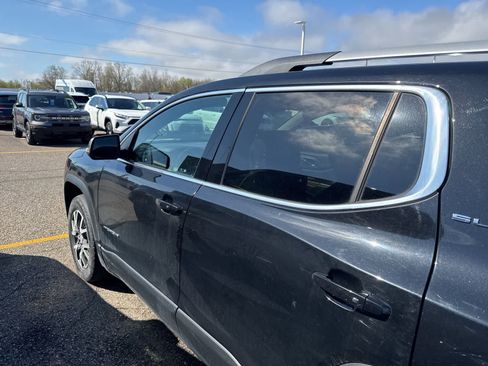 Used 2020 GMC Acadia SLE w/ Driver Convenience Package image 12