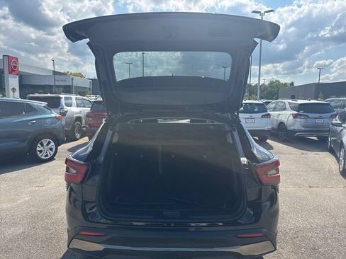Used 2026 Chevrolet Trax ACTIV w/ Driver Confidence Package FWD image 9